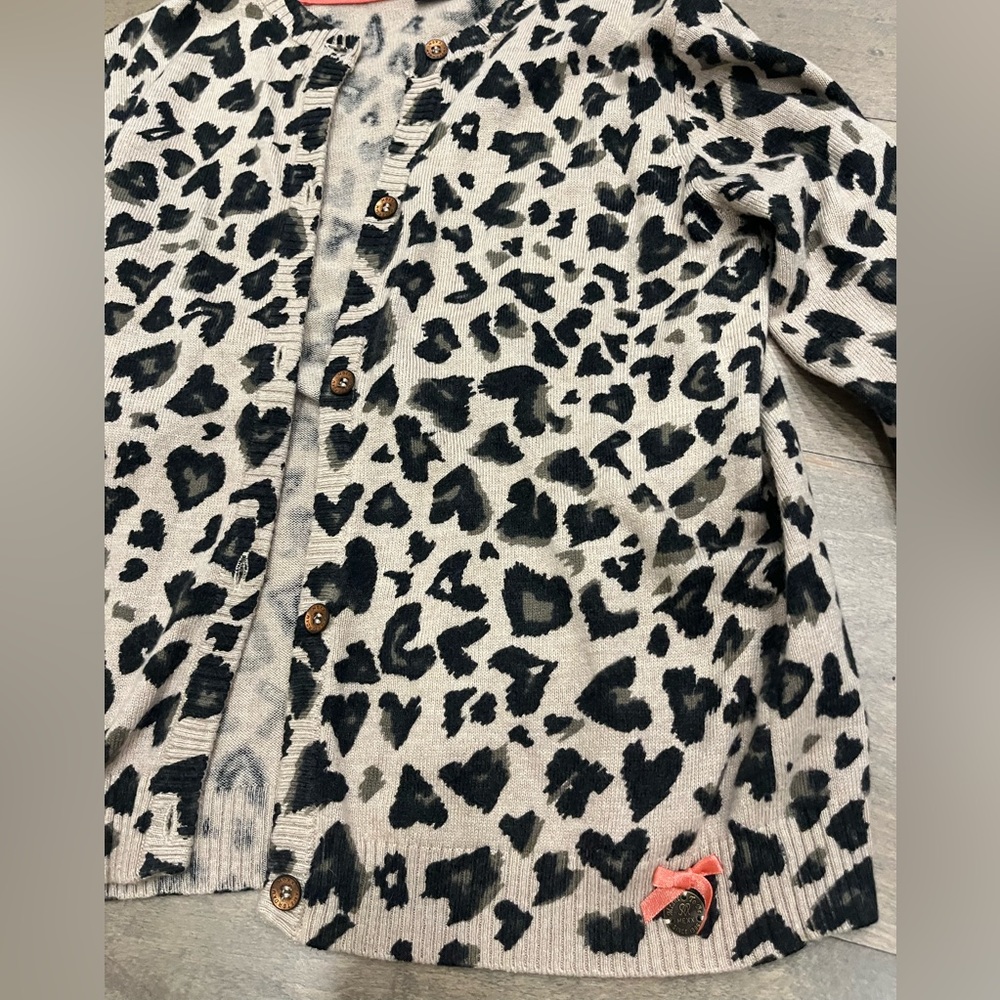 Youth girls, button down leopard print shirt.